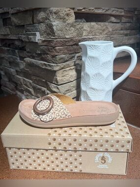 Fantasy Sandals KiKi S922 Rose Gold Embossed Leather Comfort Slides NWT size9